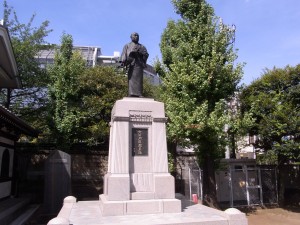 039 大石内蔵助の銅像(泉岳寺)